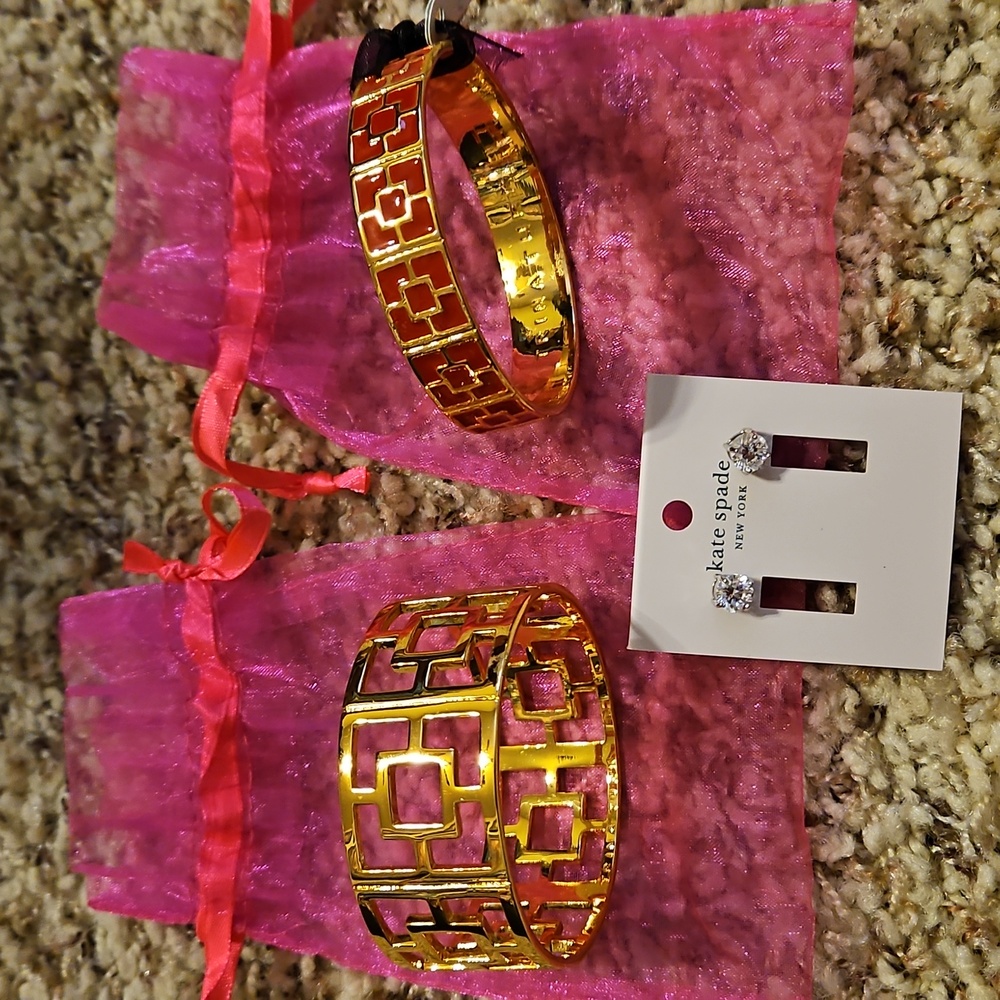 Bundle Of Jewlery